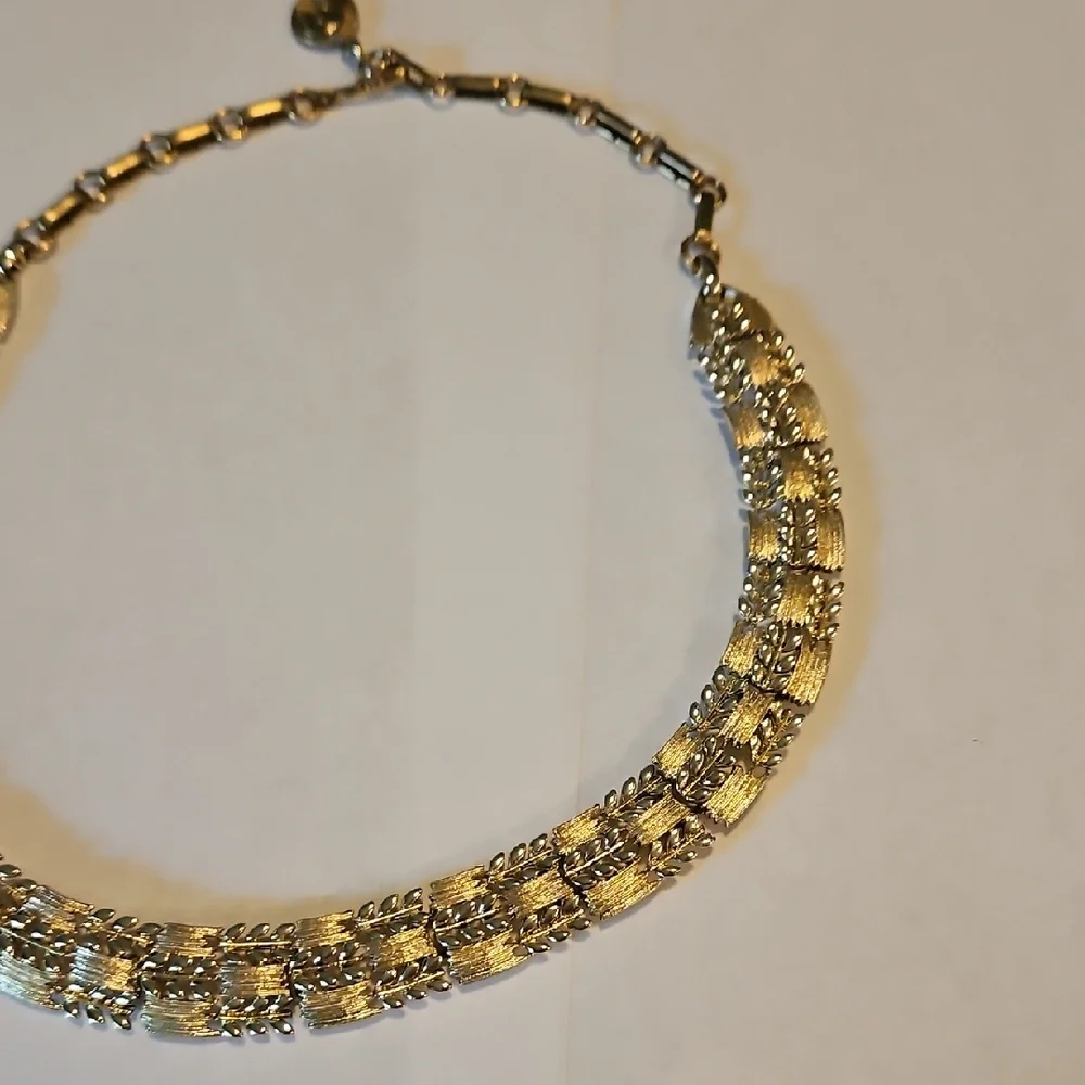 Lisner Signed Gold Necklace Statement Vintage Adjustable